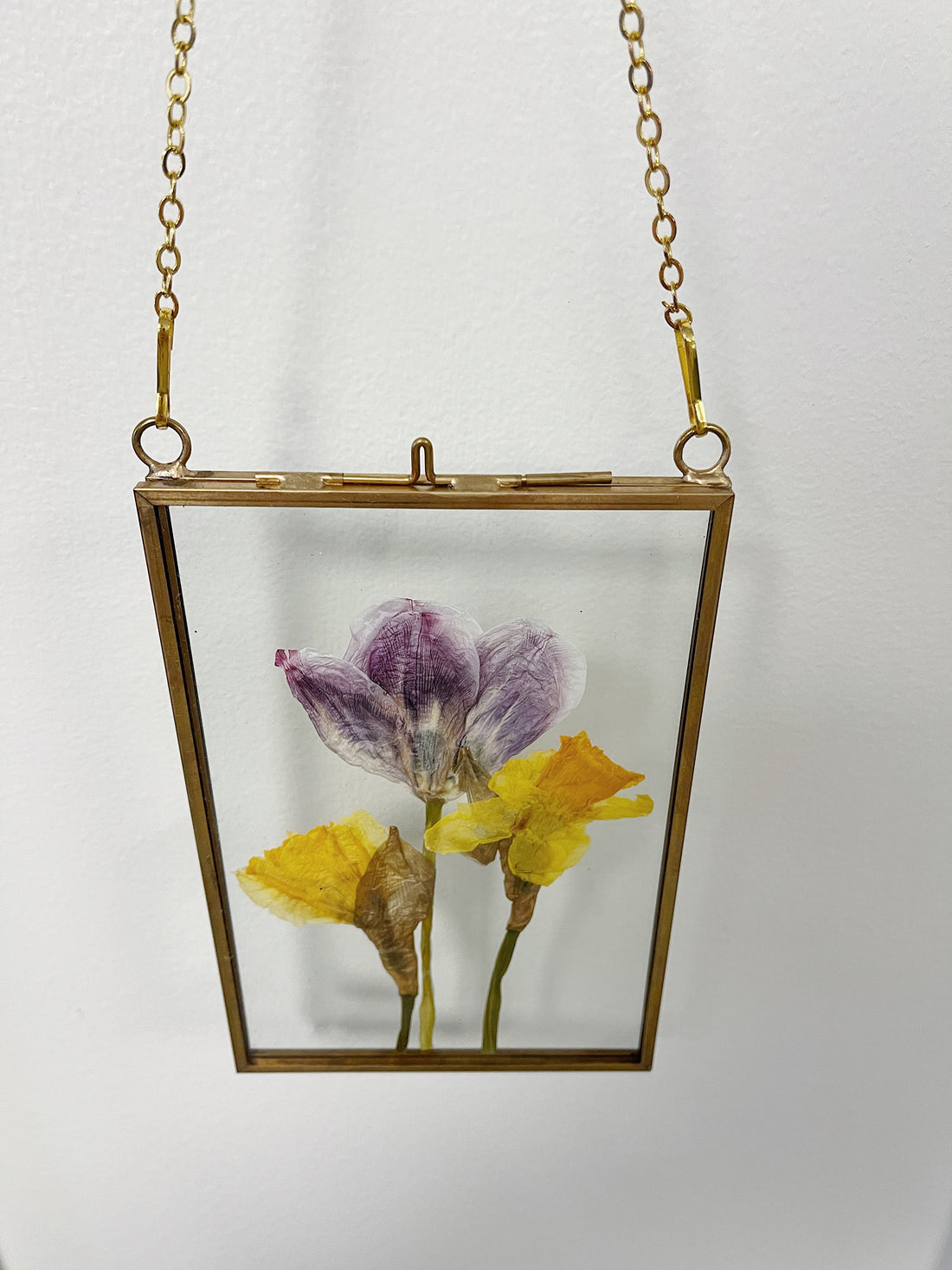 Vertical Hanging Float Pressed Flower Frame | Gold Rectangle