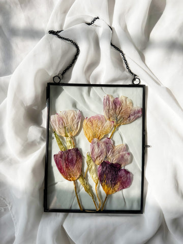 Hanging Float Pressed Flower Frame | Black Rectangle