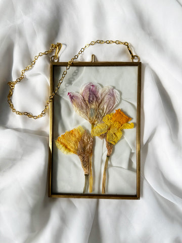 MHM Glass Floating Frame for Pressed Flowers - 8x10 Picture Frame Gold –  Modern Kitchen Maker
